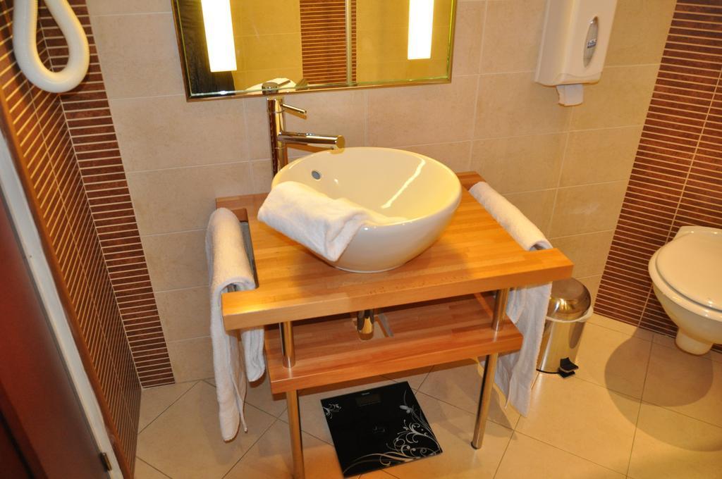 Hotel Logis De La Cote D'or